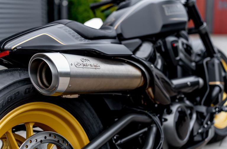 Harley-Davidson Kyiv  Dnipro - став офіційним дилером вихлопних систем Dr. Jekill  Mr. Hyde